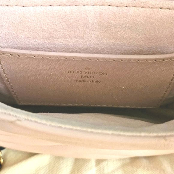 Louis Vuitton New Wave Multi Pochette - Picture 9 of 14